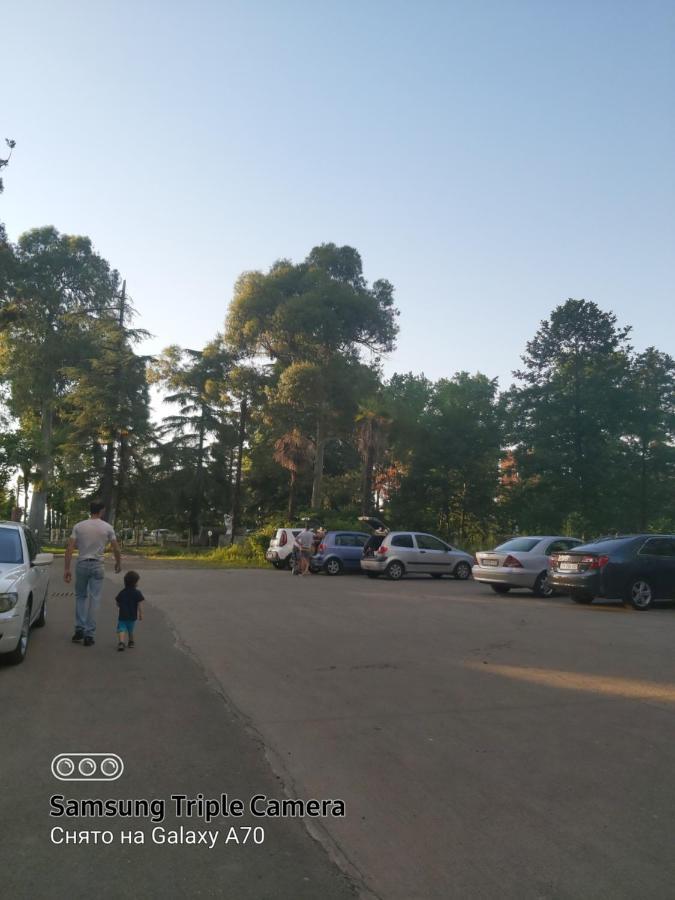 Квартира У Моря С Двумя Балконами 巴统 外观 照片