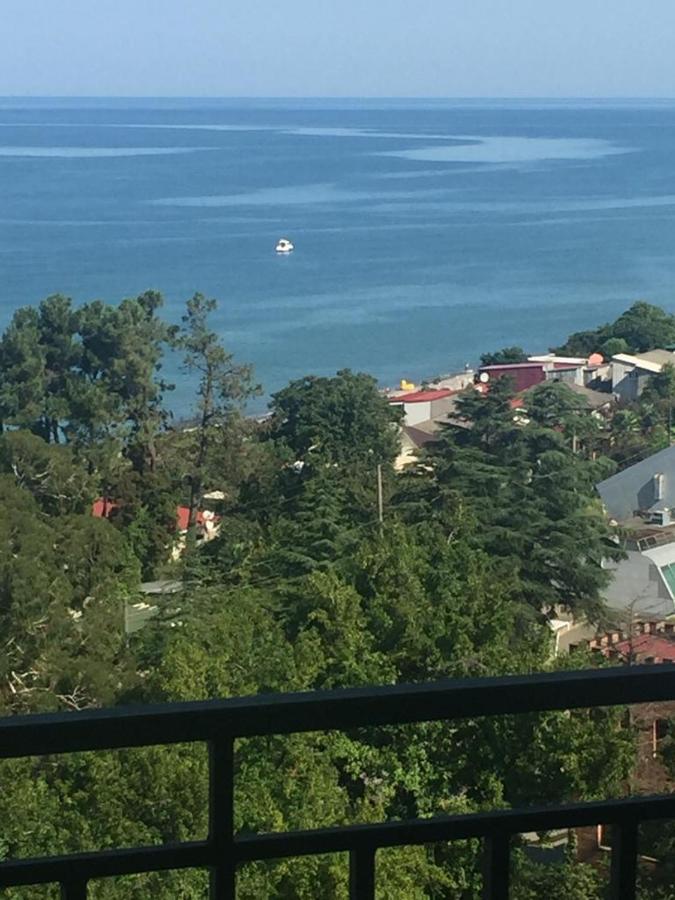 Квартира У Моря С Двумя Балконами 巴统 外观 照片